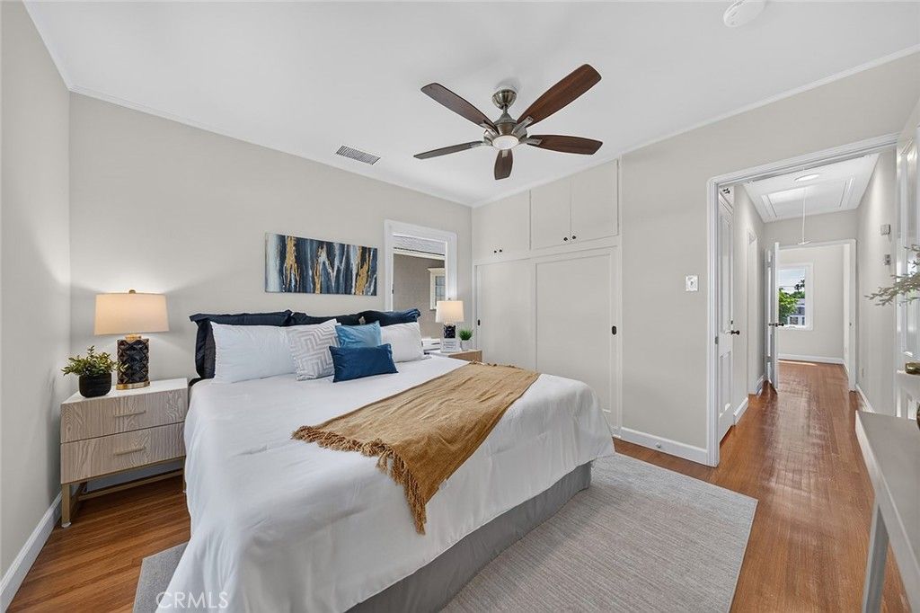 Image 21 of property listing at 735 Los Altos Avenue, Long Beach, CA 90804