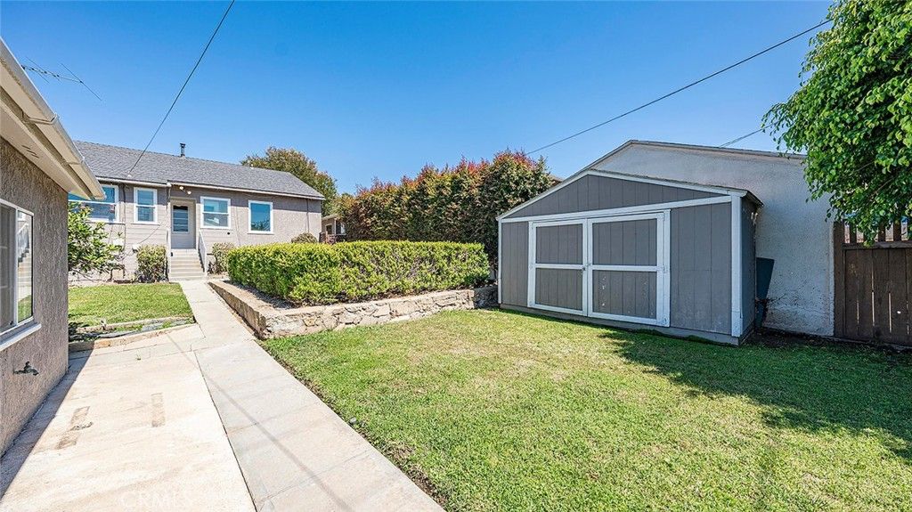 Image 33 of property listing at 735 Los Altos Avenue, Long Beach, CA 90804
