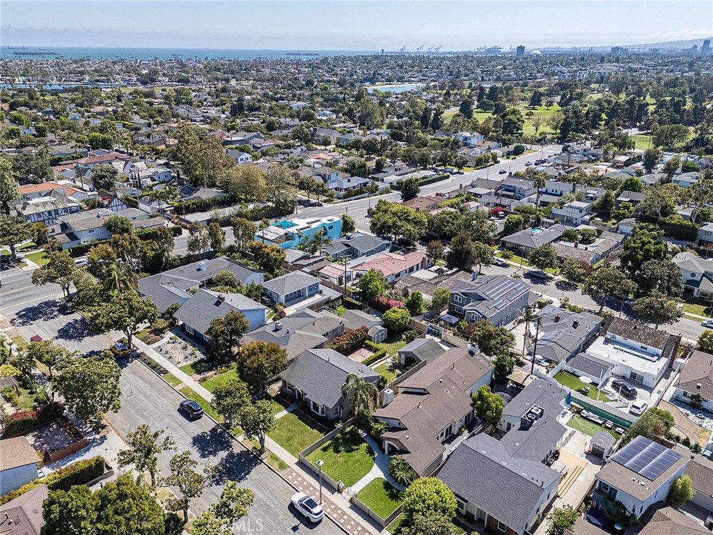 Image 36 of property listing at 735 Los Altos Avenue, Long Beach, CA 90804