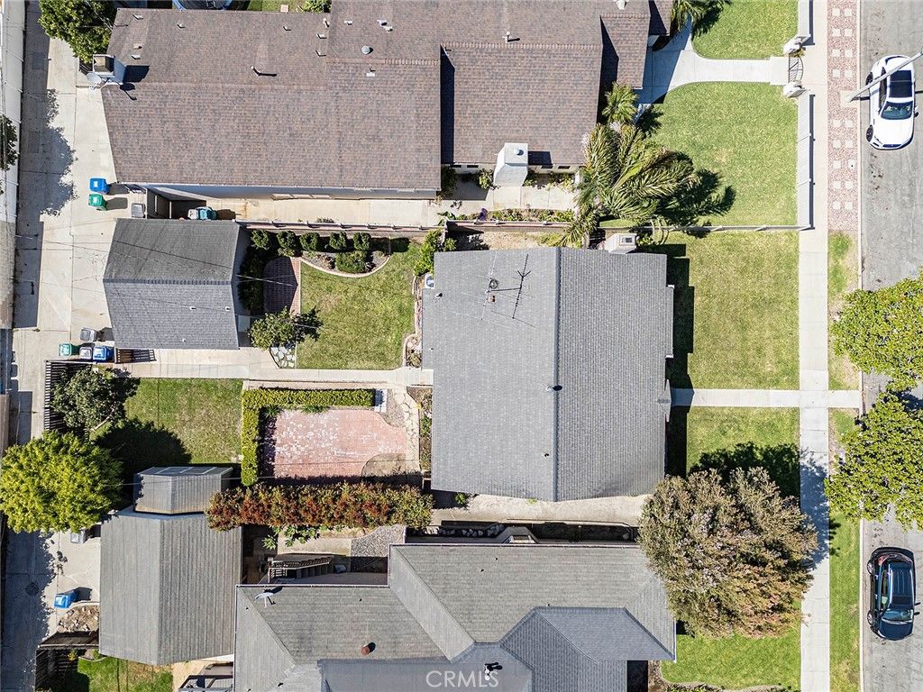 Image 39 of property listing at 735 Los Altos Avenue, Long Beach, CA 90804