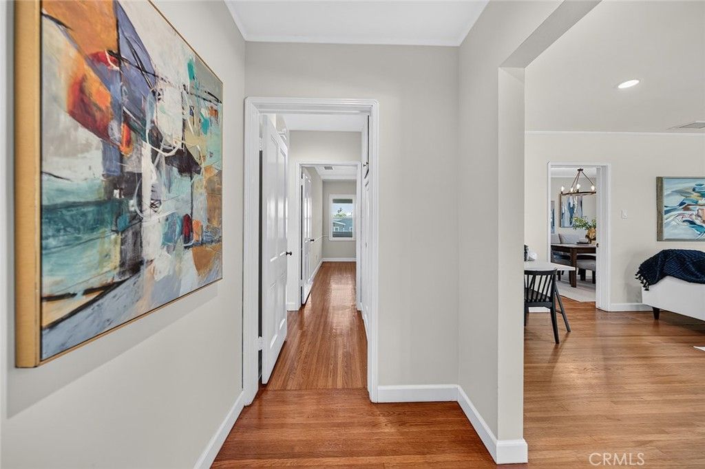 Image 5 of property listing at 735 Los Altos Avenue, Long Beach, CA 90804