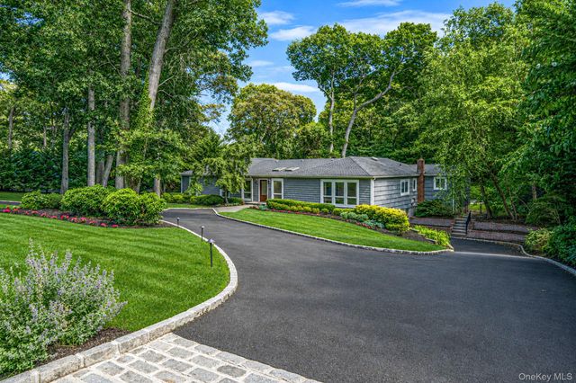 4 Durham Drive, Dix Hills, NY 11746