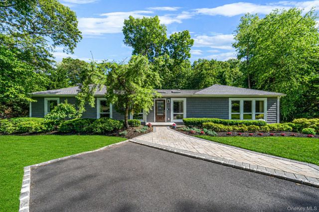4 Durham Drive, Dix Hills, NY 11746