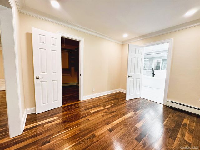 4 Durham Drive, Dix Hills, NY 11746