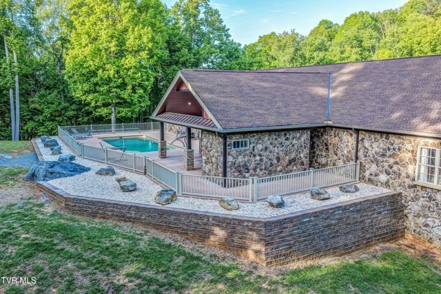 167 Tailwater Road, Bluff City, TN 37618