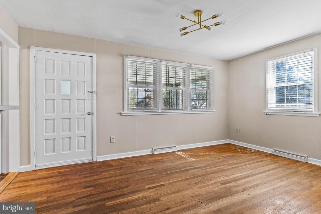 Image 10 of property listing at 2042 LOCUST LN, Hummelstown, PA 17036