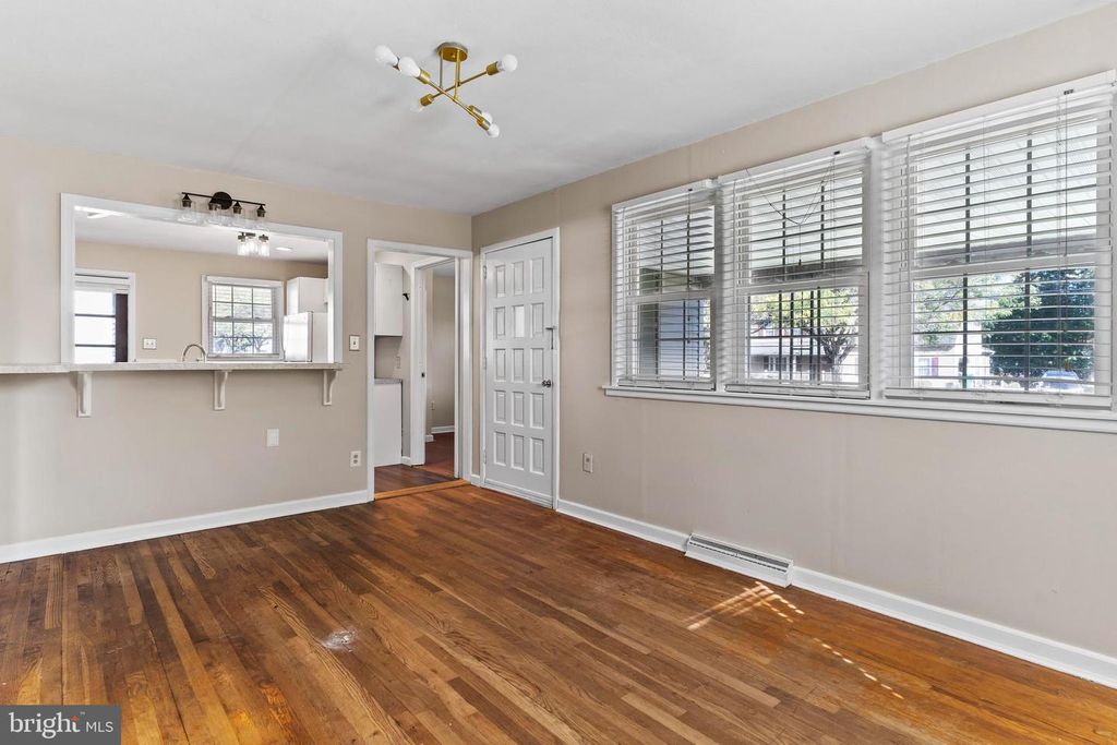Image 9 of property listing at 2042 LOCUST LN, Hummelstown, PA 17036