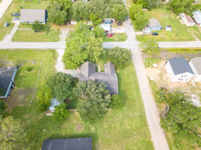 330 N 4th Street, Beasley, TX 77417