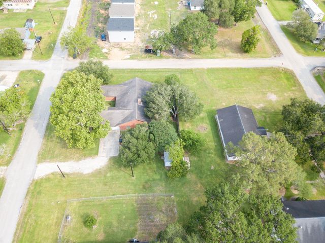330 N 4th Street, Beasley, TX 77417