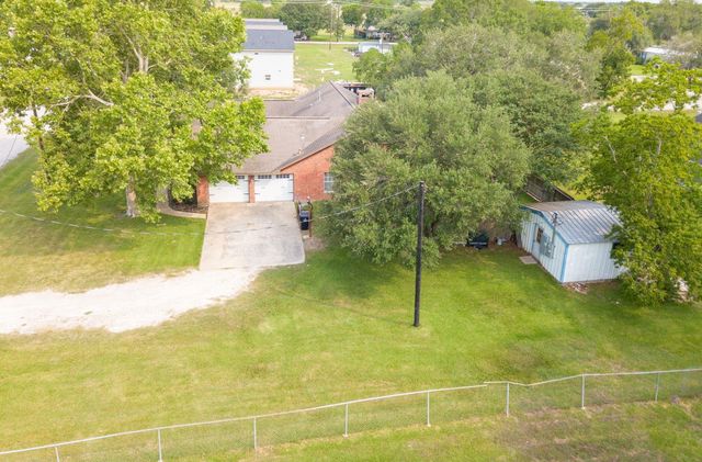 330 N 4th Street, Beasley, TX 77417