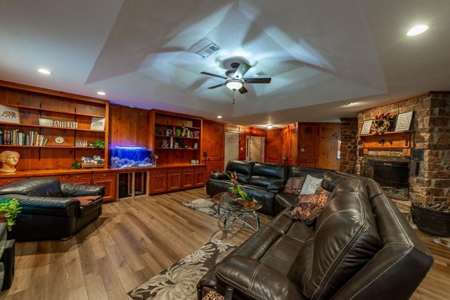 330 N 4th Street, Beasley, TX 77417