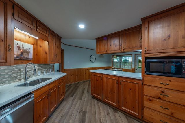 330 N 4th Street, Beasley, TX 77417