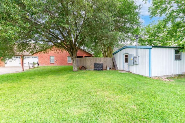 330 N 4th Street, Beasley, TX 77417