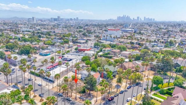 4357 Victoria Park, Los Angeles, CA 90019