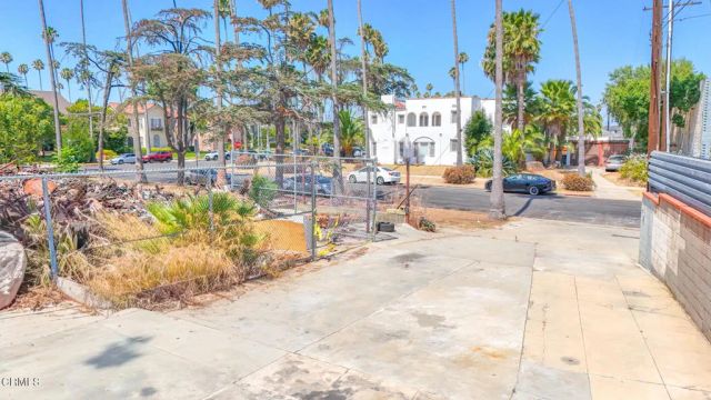 4357 Victoria Park, Los Angeles, CA 90019