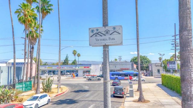 4357 Victoria Park, Los Angeles, CA 90019