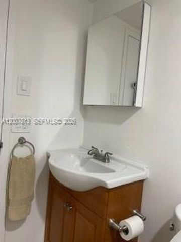 1050 SE 15th St 202, Fort Lauderdale, FL 33316