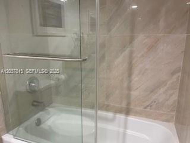 1050 SE 15th St 202, Fort Lauderdale, FL 33316