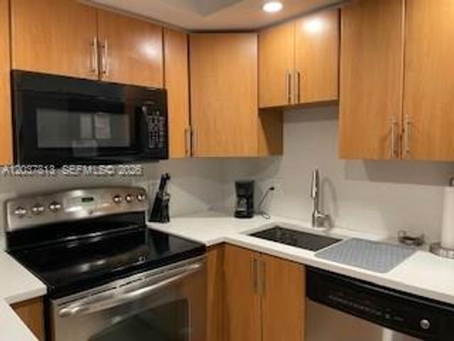 1050 SE 15th St 202, Fort Lauderdale, FL 33316
