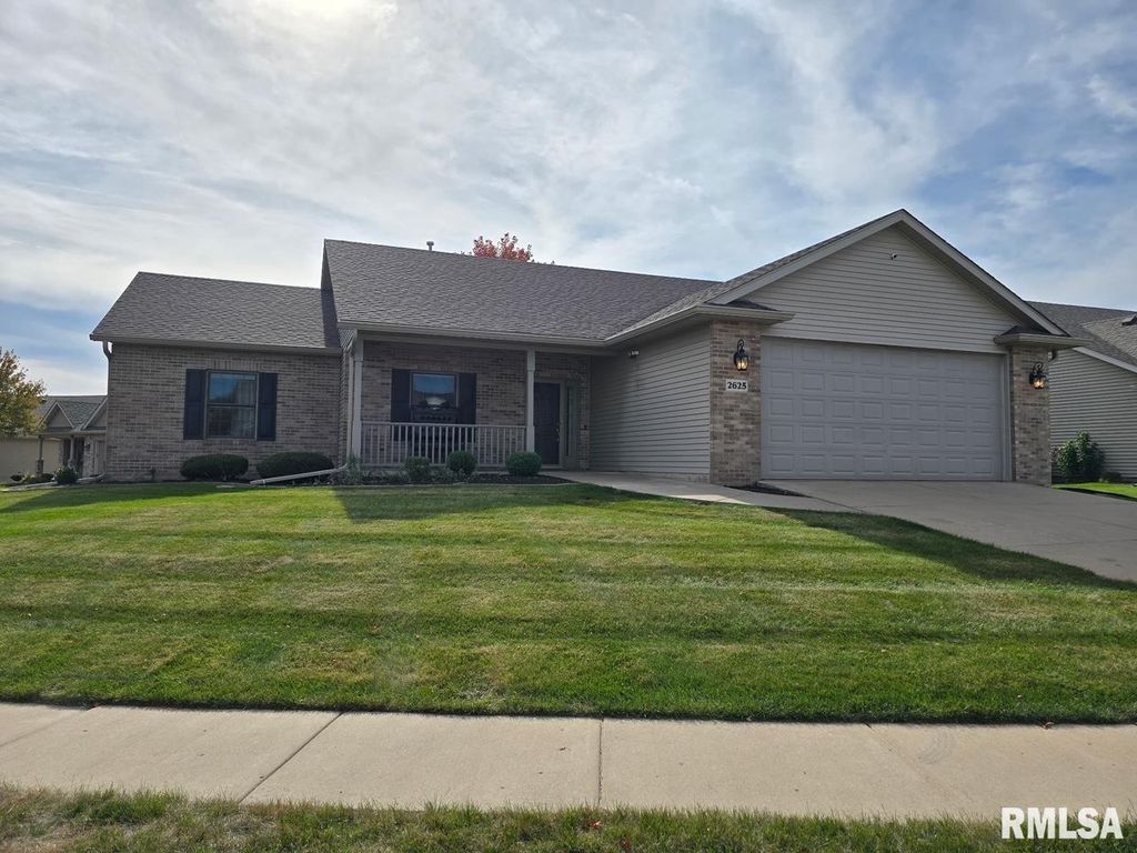 2625 E 56TH Court, Davenport, IA 52807
