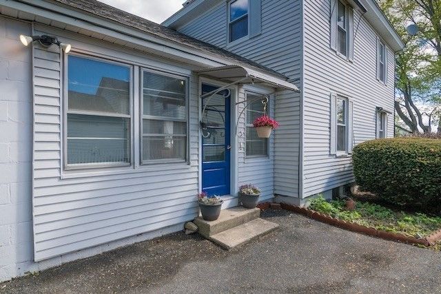 115 West St, Hadley, MA 01035