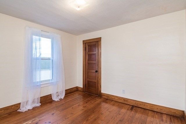 115 West St, Hadley, MA 01035
