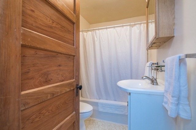 115 West St, Hadley, MA 01035
