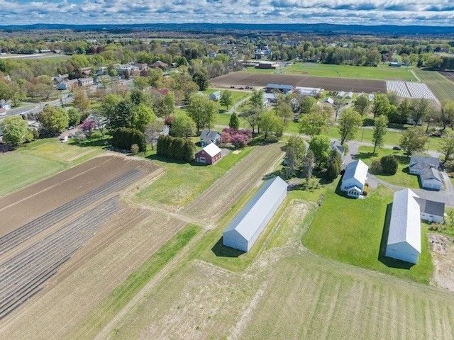 115 West St, Hadley, MA 01035