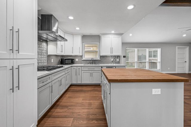 4738 Whispering Falls Drive, Houston, TX 77084