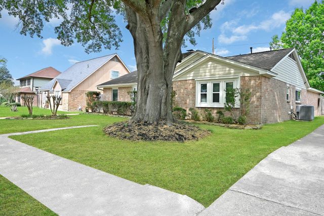 4738 Whispering Falls Drive, Houston, TX 77084