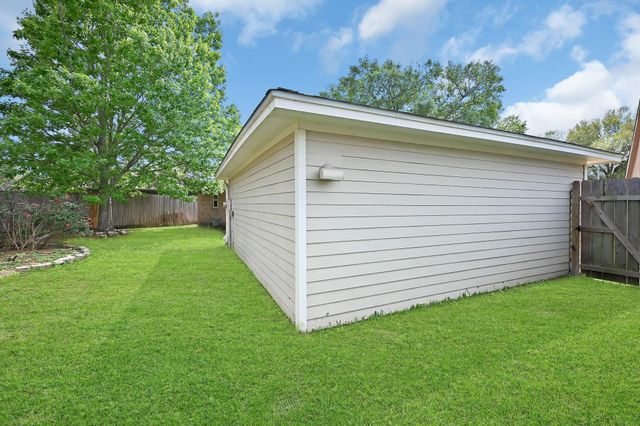 4738 Whispering Falls Drive, Houston, TX 77084