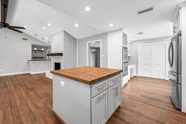 4738 Whispering Falls Drive, Houston, TX 77084