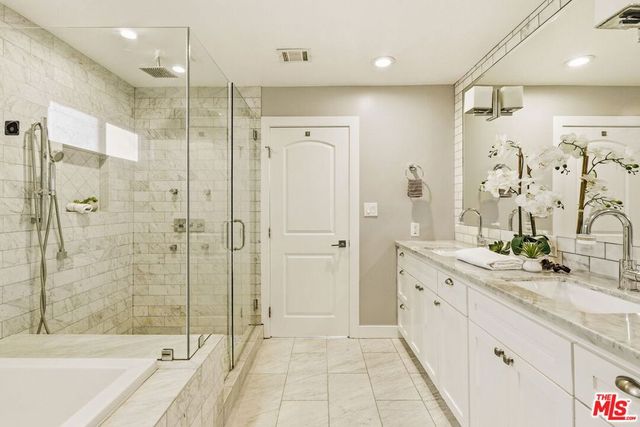 1026 S Windsor Boulevard, Los Angeles, CA 90019