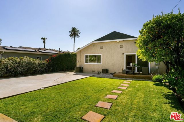 1026 S Windsor Boulevard, Los Angeles, CA 90019