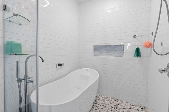 126 Second Street, Newport, RI 02840