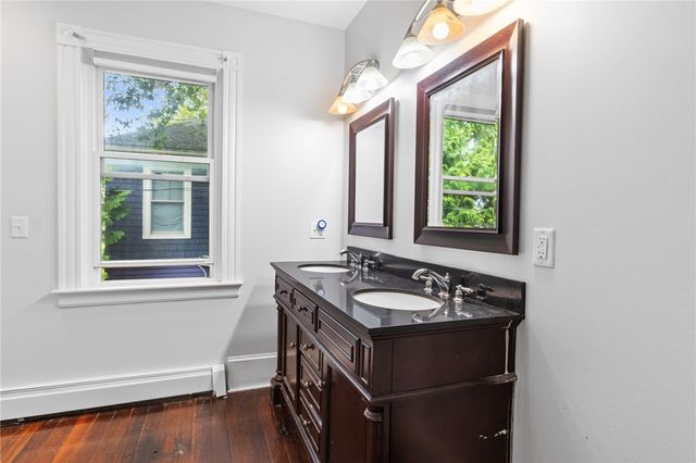 126 Second Street, Newport, RI 02840
