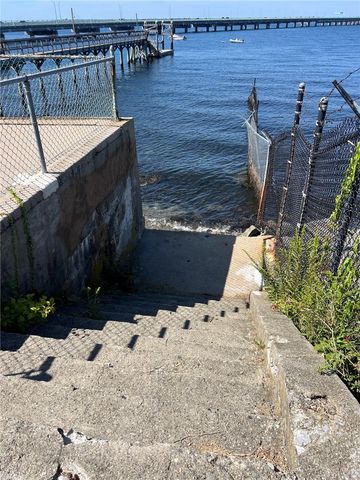 126 Second Street, Newport, RI 02840
