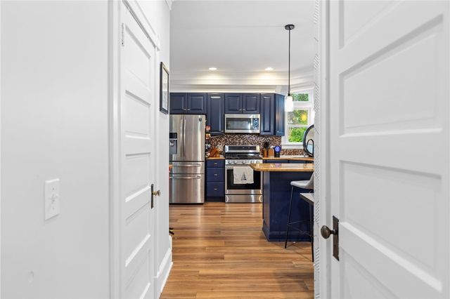 126 Second Street, Newport, RI 02840