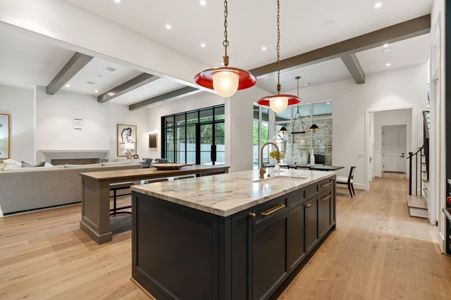 827 Rocky River Road, Houston, TX 77056
