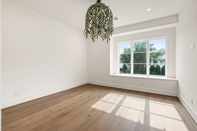 827 Rocky River Road, Houston, TX 77056