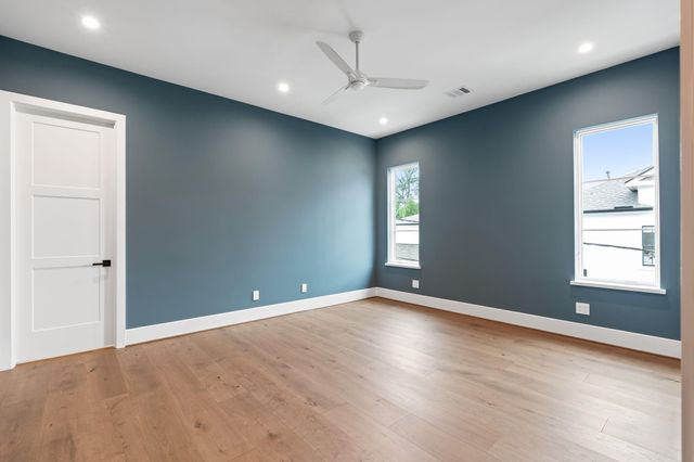 827 Rocky River Road, Houston, TX 77056
