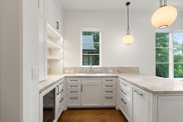 827 Rocky River Road, Houston, TX 77056