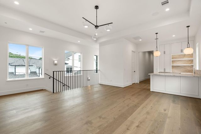 827 Rocky River Road, Houston, TX 77056