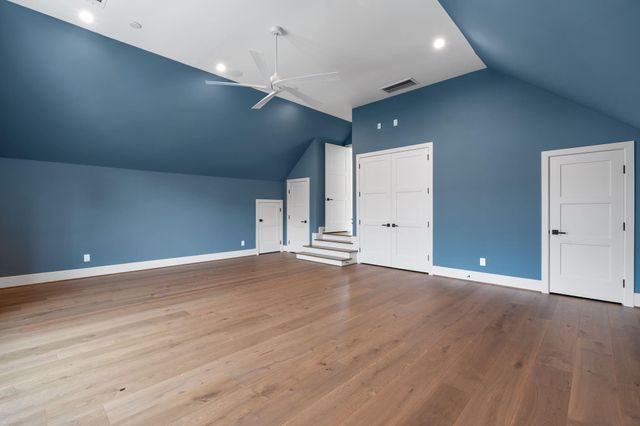 827 Rocky River Road, Houston, TX 77056