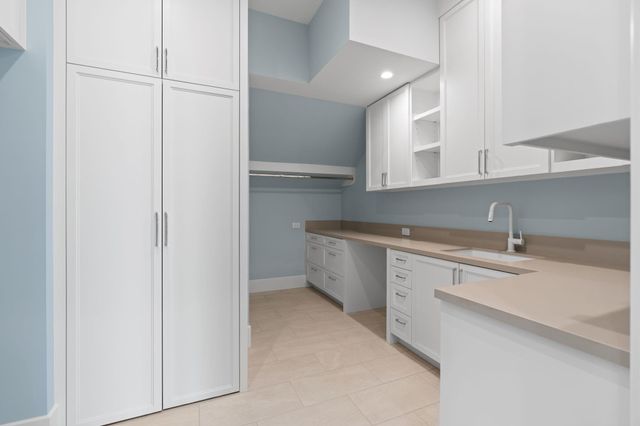 827 Rocky River Road, Houston, TX 77056