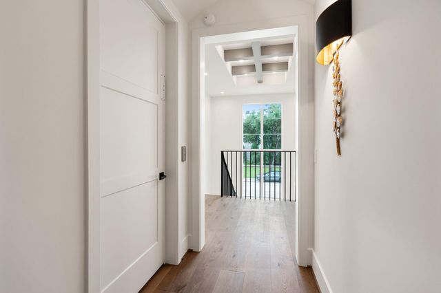 827 Rocky River Road, Houston, TX 77056