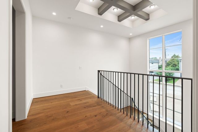 827 Rocky River Road, Houston, TX 77056
