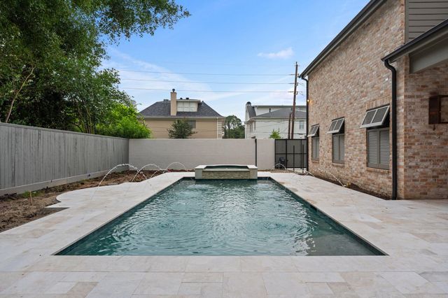 827 Rocky River Road, Houston, TX 77056