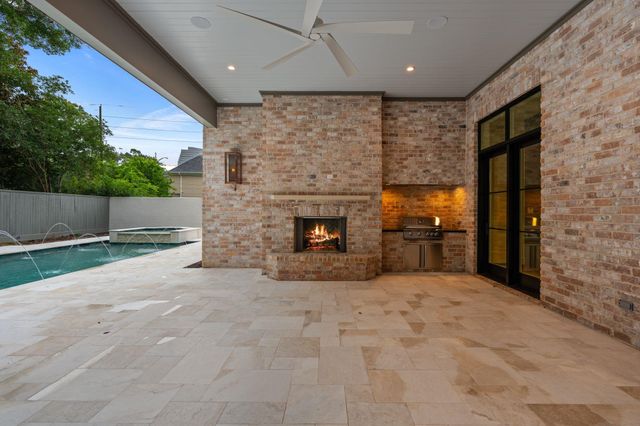 827 Rocky River Road, Houston, TX 77056
