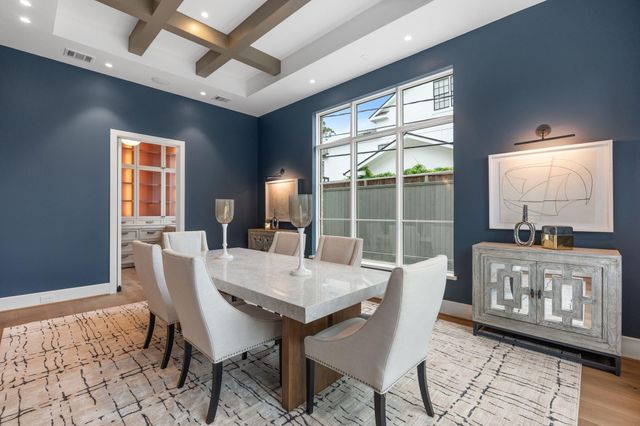 827 Rocky River Road, Houston, TX 77056